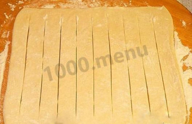 Сосиски в слоенном тесте: быстрый и аппетитный перекус для любого случая