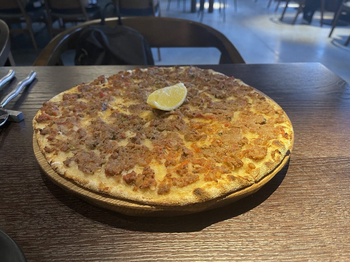 Как один неудачный совет официанта изменил мой подход к выбору блюд в ресторанах