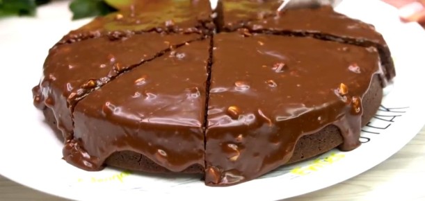Простой способ приготовления шоколадного торта из печенья