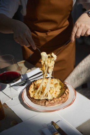 Новый грузинский ресторан на Академической: Праздник вкуса для каждого