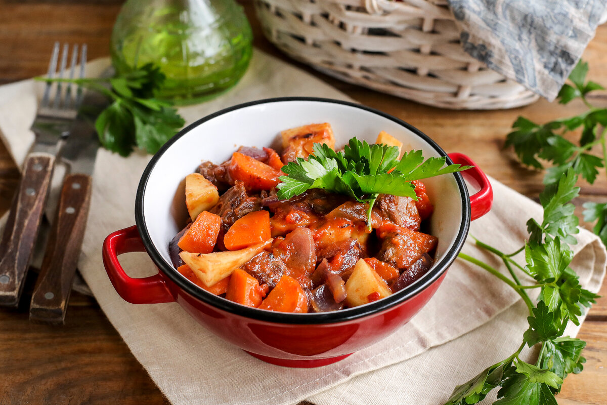 Говядина по-сибирски: как приготовить с пастернаком и морковью