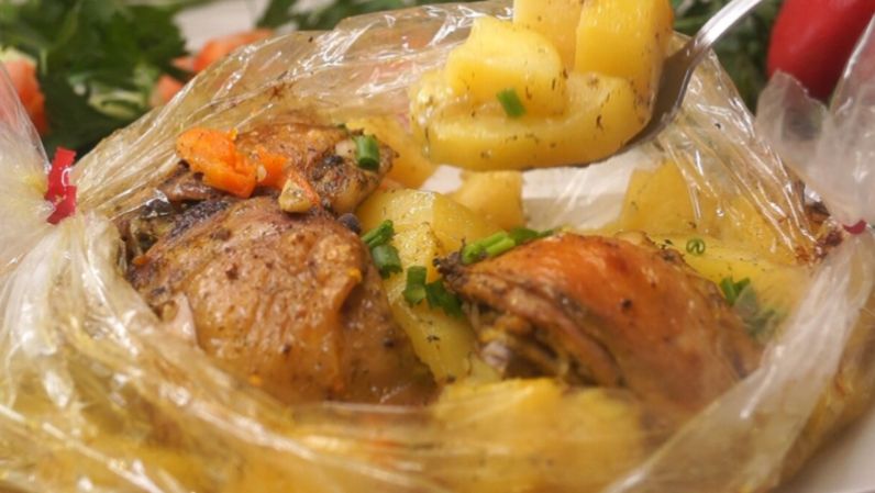 Простой ужин: мягкое мясо и тающая картошка