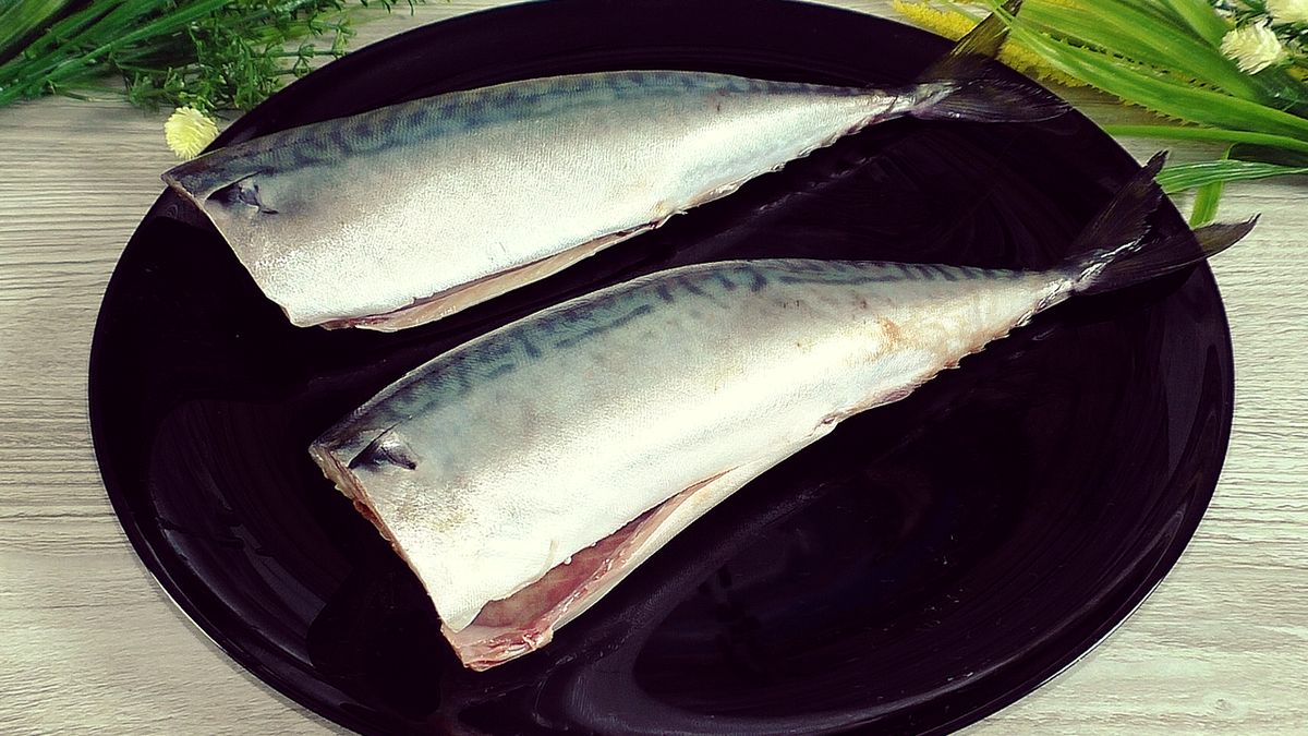 Полезные товары для дома и легкий рецепт скумбрии с овощами