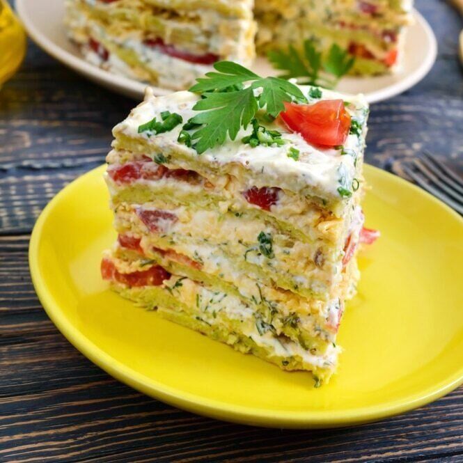 Необычный кабачковый торт с помидорами и сыром для гурманов