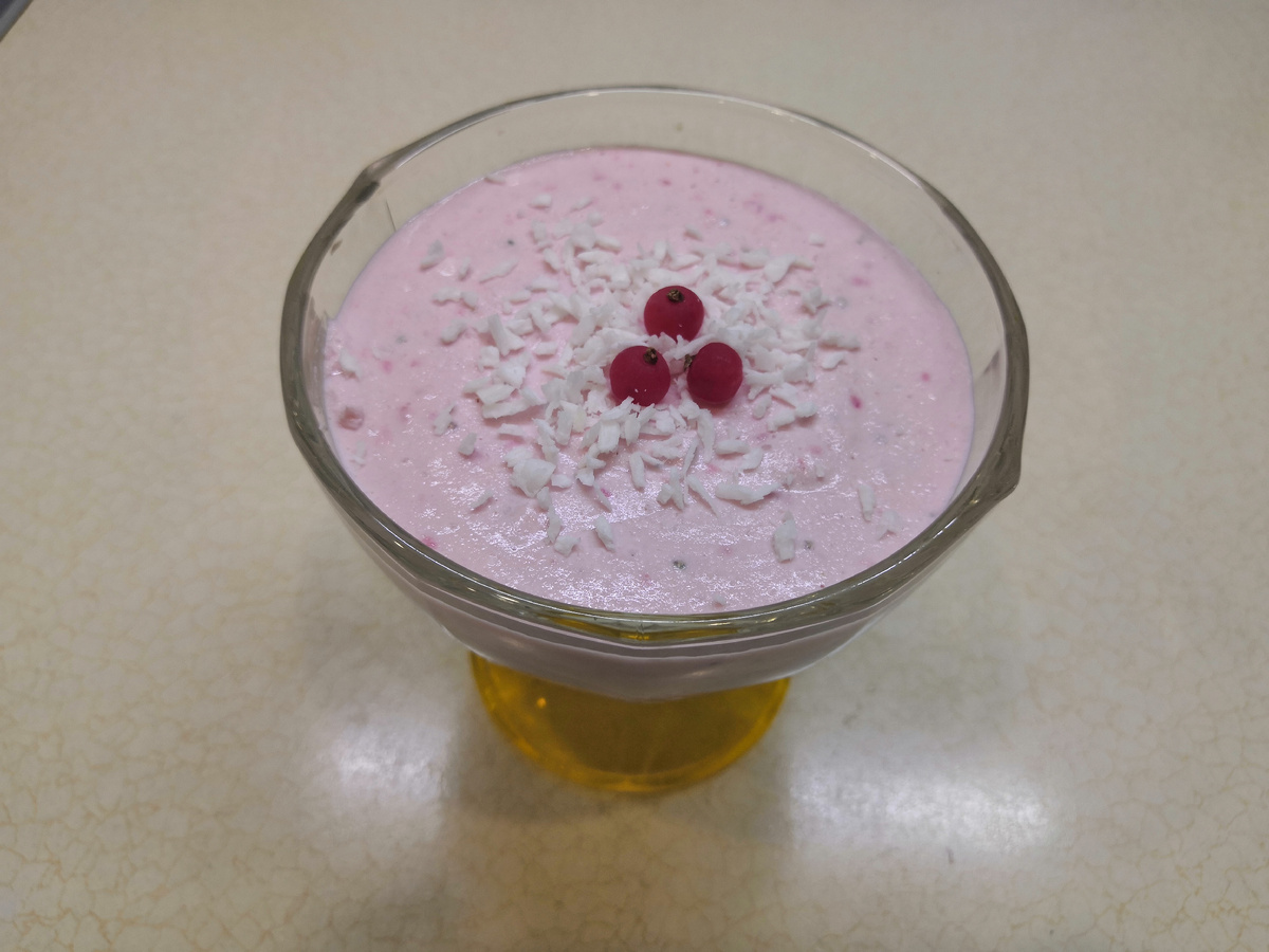 Нежный десерт с клубникой: легкий рецепт на основе творога