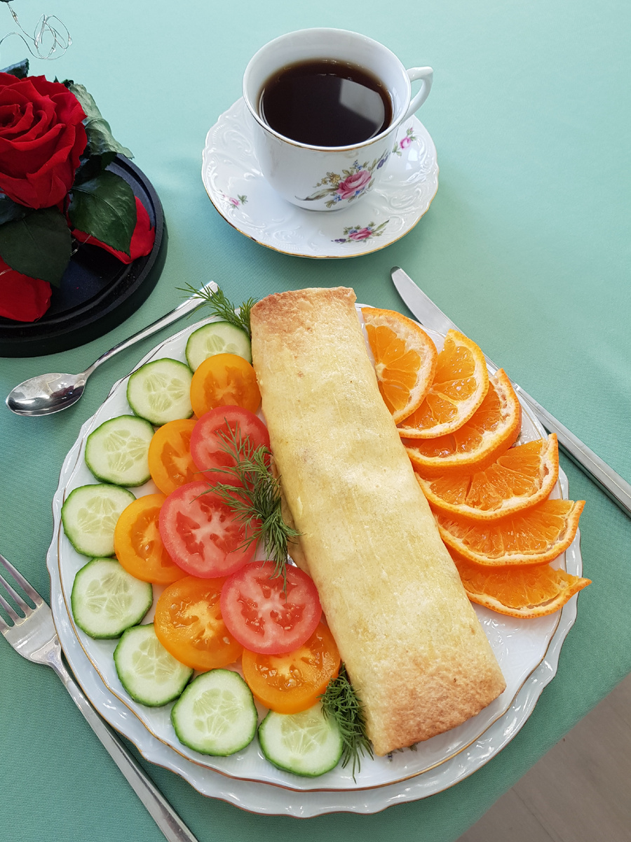 Утренний заряд позитива: буррито с колбасой и спаржевой фасолью