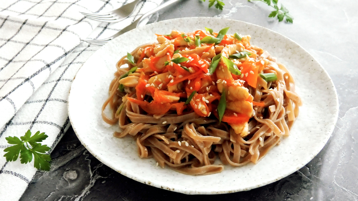 Вкусная лапша за 15 минут: Азиатский ужин для занятых