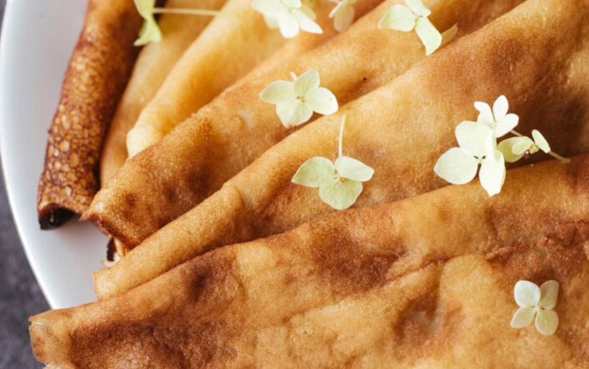 Веганская Масленица: шесть оригинальных начинок для блинов без мяса и молока