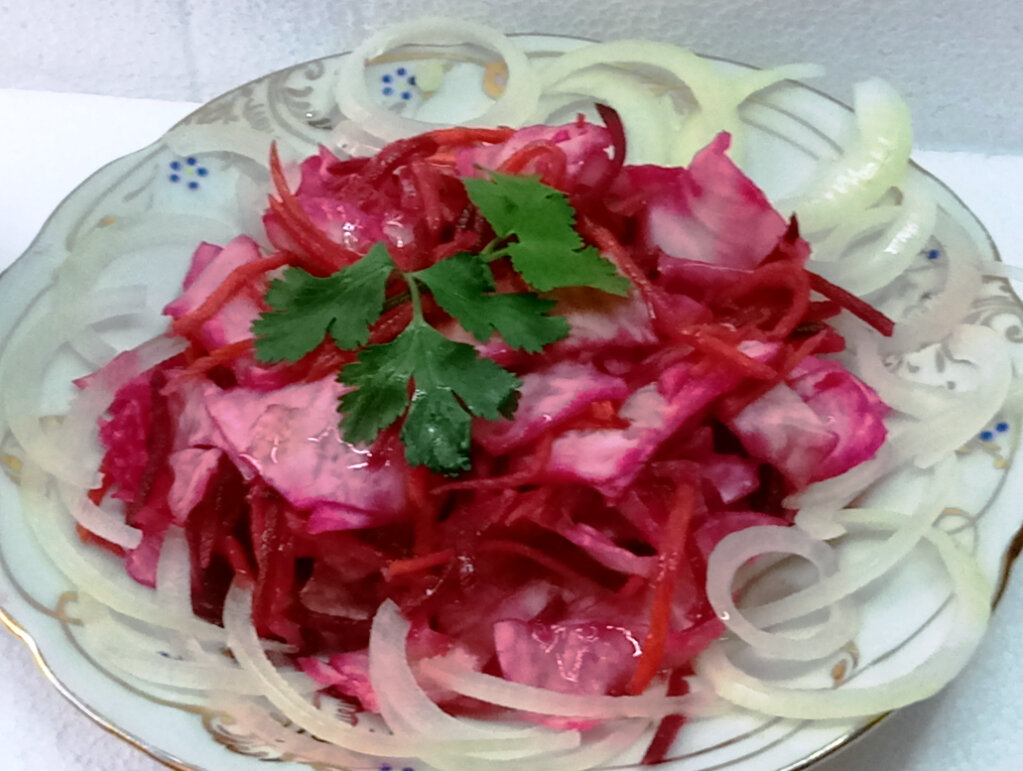 Капуста, как весеннее настроение: яркий рецепт с свеклой