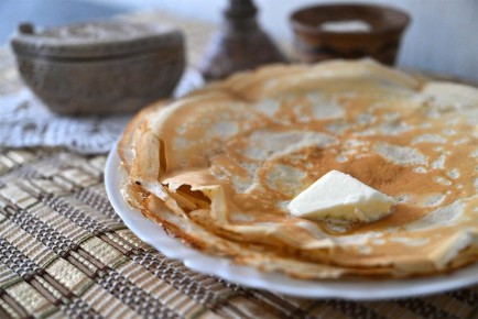 Блины могут быть полезными, но не для всех. Сколько их можно съедать за день и чем заменить?