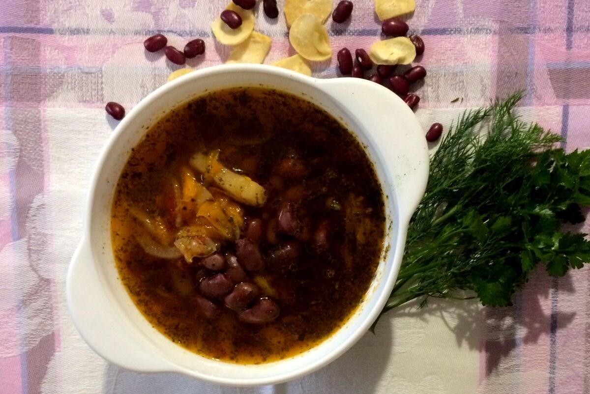 Ароматный фасолевый суп: идеальное спасение от холодов