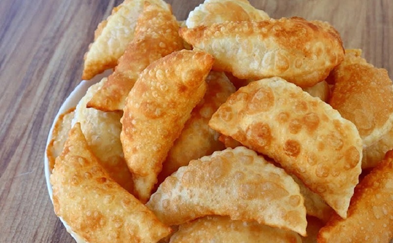 Восхитительные чебуреки с творогом за 10 минут: турецкий рецепт для домашнего уюта