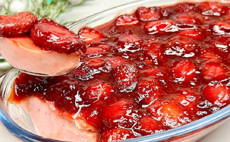 Нежный клубничный десерт без духовки: кусочек лета в каждую зиму