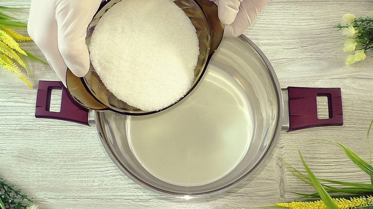 Как приготовить нежные молочные коржики для чая: проверенный рецепт