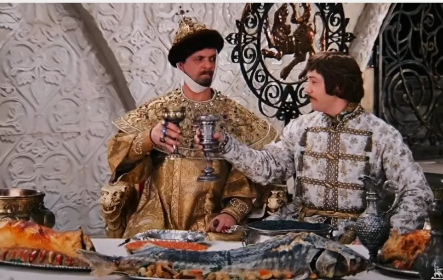 Традиции новогоднего стола: чем удивить гостей в наступающем году