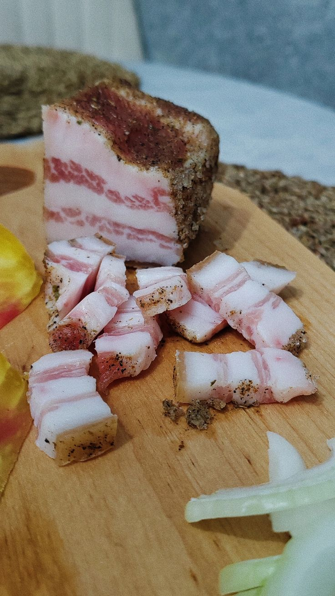 Сало: неожиданный союзник в заботе о здоровье после 55