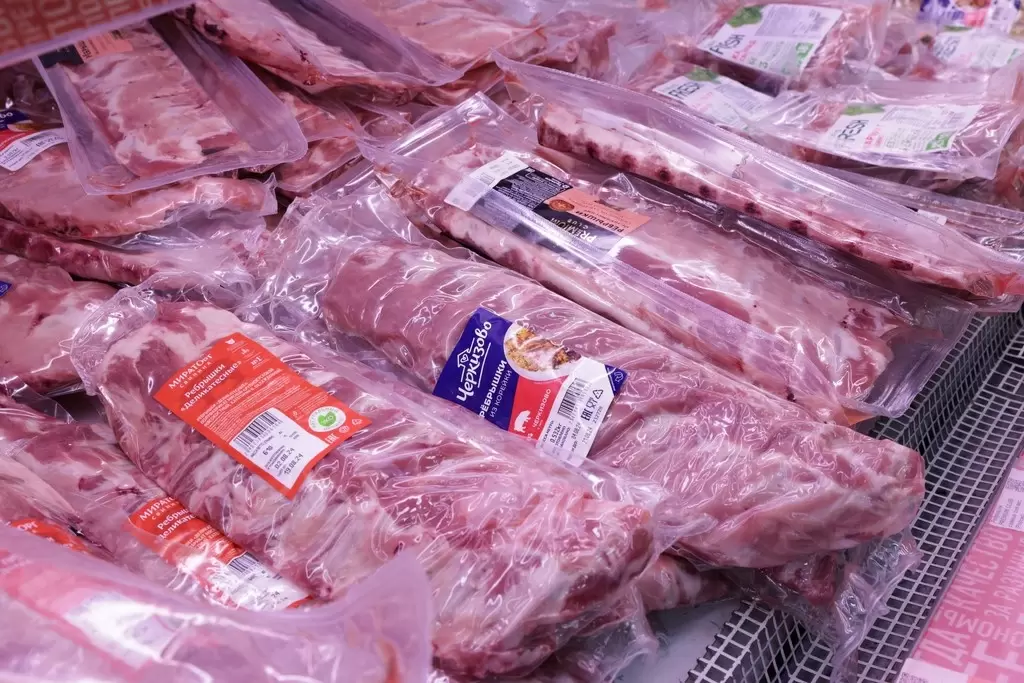 В продуктах популярного мясного бренда обнаружены вредные бактерии и несоответствия состава