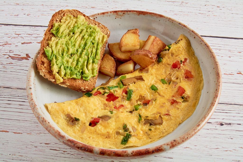Пять быстрых и вкусных блюд из яиц: от омлета до шакшуки