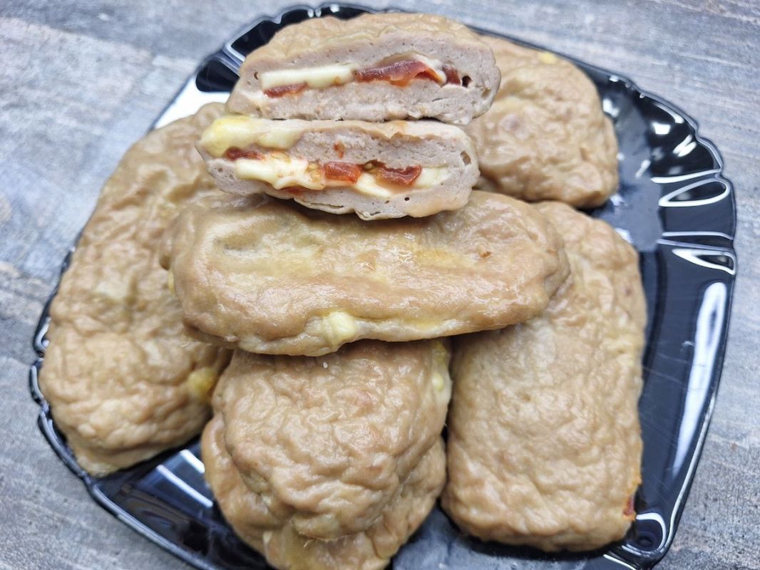 Куриные конвертики с сыром и томатами — простое уютное блюдо на каждый день