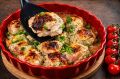 Куриные рулетики с творожной начинкой: нежный и сочный рецепт
