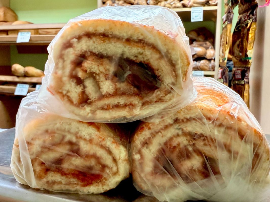 Свежая школьная выпечка в Белогорске: вкус, который вернет в детство