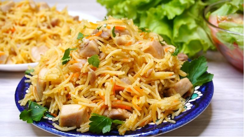 Оригинальный плов из вермишели: быстро и вкусно для всей семьи