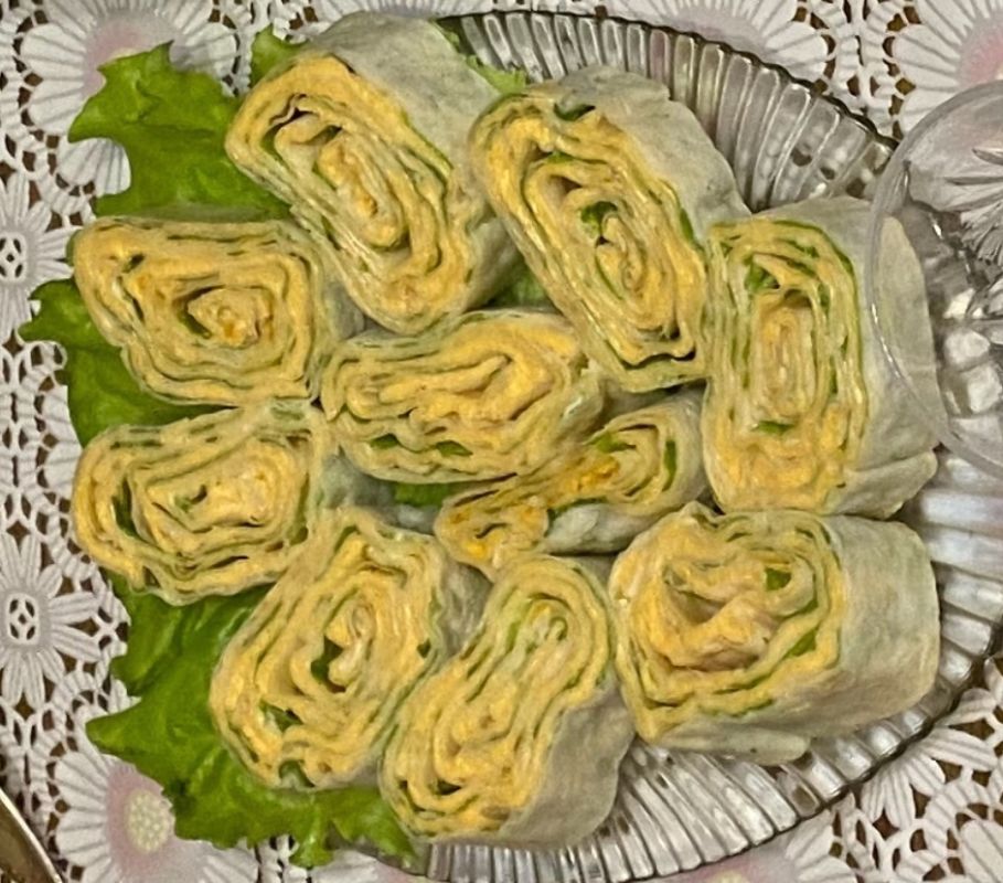 Нежный лаваш с икрой мойвы: идеальная закуска для любого случая